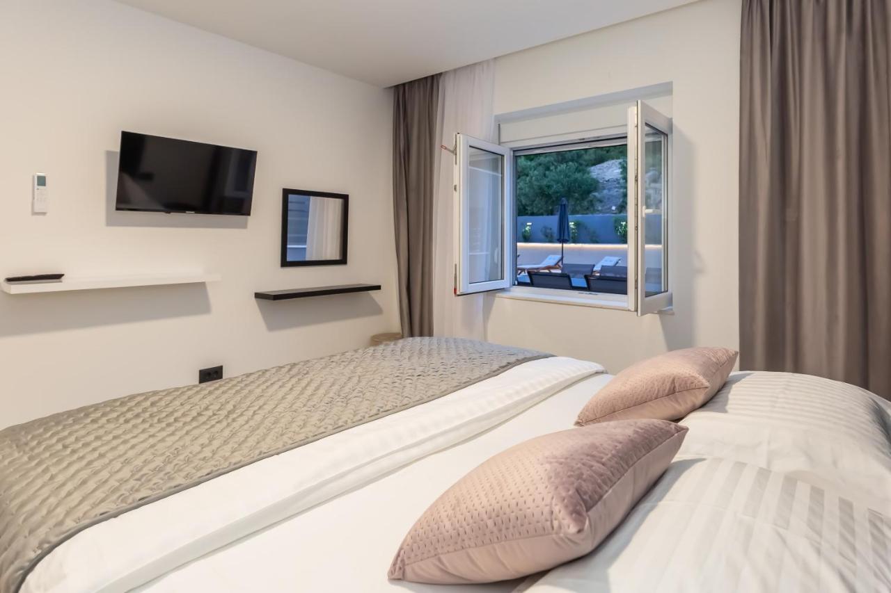 Luxury Apartment Lorena - Private Heated Pool - Jesenice  Exterior photo